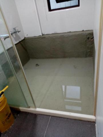 周中慶先生 - 廁所漏水