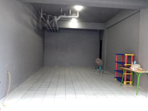 周中慶先生 - 車庫油漆