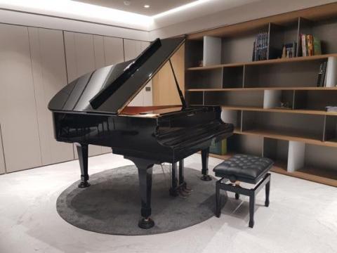 🎹專業鋼琴教學陳老師 - 安和路工作室
平台鋼琴例行調音保養，培養學生彈出有質感的音色與耳朵。