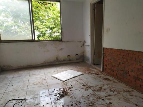 俊豪油漆工程 - 主臥整修中