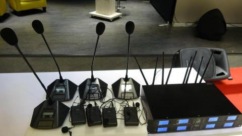 典典道具租借 - 八麥自由配
NT$ 2500
八麥自由配
自由搭配八隻無線麥克風
手持麥、耳掛式、領夾式、桌上型
可因應各式場合需求: 演出、會議、演講、直播、拍攝
接收器頻段 640-690MHz
商品租借請洽業務窗口