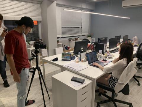 冰孚娛樂/有溫度攝影 - 頸枕產品網路廣告拍攝