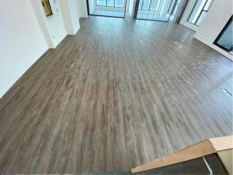 阿博塑膠地板.Spc卡扣地板 - 一般長條木紋塑膠地板