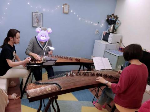 王沛然古箏工作室 - 雙人班上課 王沛然古箏工作室 - 雙人班上課