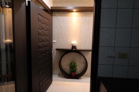 一岱設計有限公司 - 玄關隔屏後面是餐廳區域