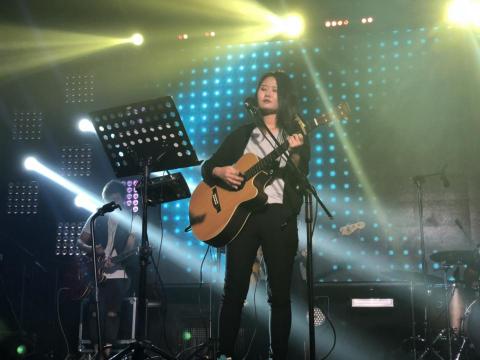 Irene ♫ - 這是跟隨我多年的吉他。