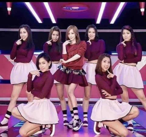 傳思時尚工作室 (新娘秘書部)  - 王心凌 少女的祈禱MV dancer服裝造型訂製