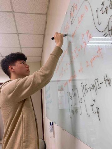 提供一日代班服務的專家莊宇正