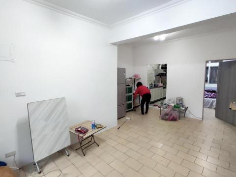 彩藝塗裝工作室 - 去除壁紙後整平上漆