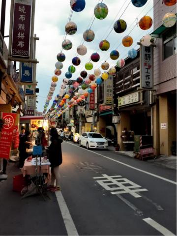 黃湘伶 - 《街燈》