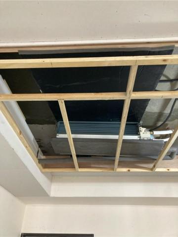 徐欣男 - 吊隱室內機 出風口 安裝前