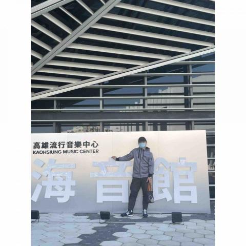 提供台語服務的專家遠距離中、台語教學（Line,電話，視訊）