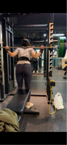 Lin Tommy - 女學員訓練半年 箱上深蹲100公斤5下