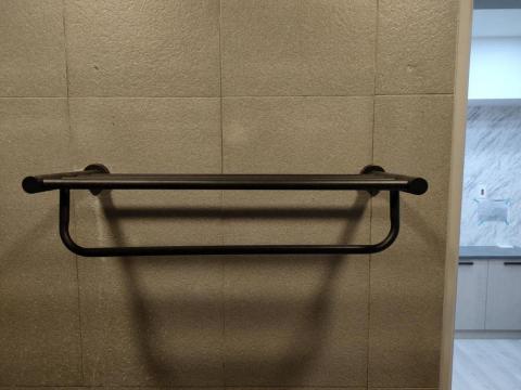 曬立捷水電工程 - 安裝毛巾架