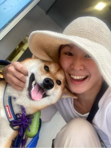 搖屁屁寵物美容民宿（不關籠） - 能夠出去遛遛曬太陽真棒
