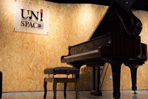 UNI Space 有意思藝文空間 - Yamaha C2 平台演奏琴，讓學生在學琴的過程中，使用頂級的設備，培養耳朵對於音樂的敏感度