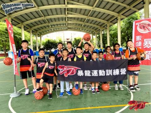 暴龍運動訓練營-Larry教練 - 籃球 冬/夏令營訓練