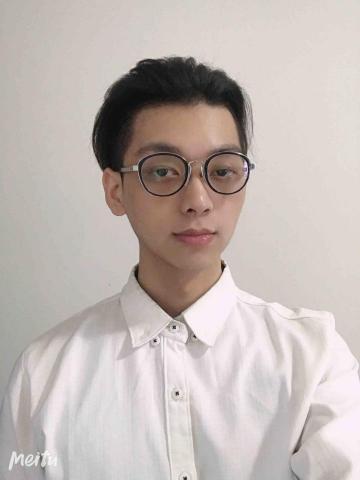 提供唱歌服務的專家Mike