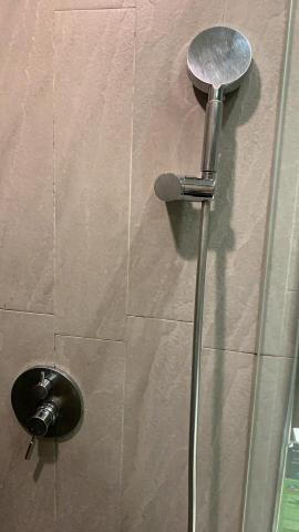 張青智 - 安裝蓮蓬頭支架