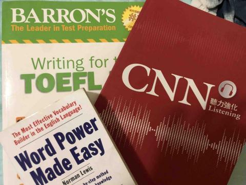 方可愉 - 喜歡買參考書來增進自己的英語能力