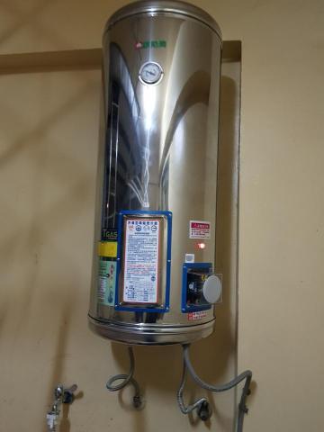 嘉福宅修、居家翻修、衛浴翻修 - 客戶瓦斯熱水器更換電熱爐大容量