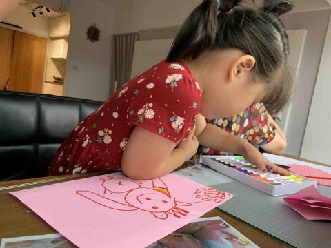 Here學院_黃筱諠huang hsiao hsuan - 幼稚園中班 ㄅㄆㄇ繪畫教學 Here學院_黃筱諠huang hsiao hsuan - 幼稚園中班 ㄅㄆㄇ繪畫教學