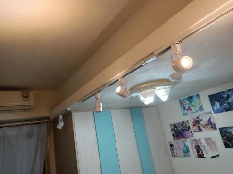 小張水電 - 加軌道燈後可隨意調整光影還有三段的變化。 小張水電 - 加軌道燈後可隨意調整光影還有三段的變化。