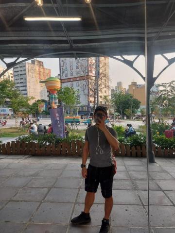 提供應徵服務的專家Denny Hsu