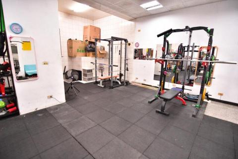  健身教練日哥（人體力學訓練師） - 