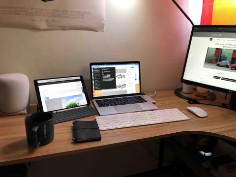 曾老師 專業全科家教 - 在家教時，我也時常使用各項工具輔助，如以iPad替代紙張來進行解題，不僅較為環保，若有需要也可將過程存檔，以利後續複習使用。