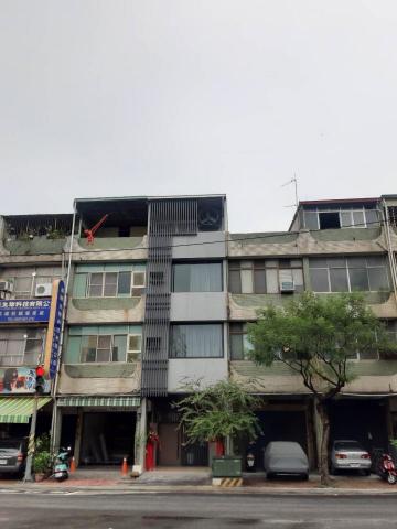 伊圻 室內裝修設計有限公司 - 本案以日本仿清水塗料設計外牆拉皮。