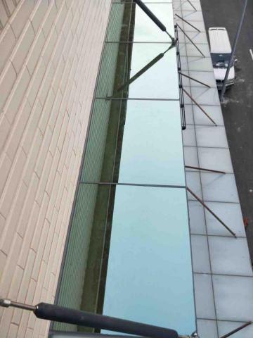 晉英企業社 - 玻璃:5/綠半反+5光白膜
鋁合金骨架 晉英企業社 - 玻璃:5/綠半反+5光白膜
鋁合金骨架