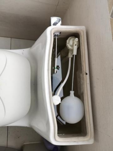 潘阿宏 - 馬桶水箱零件更換