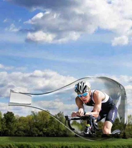 李金聰 - 瓶中人物