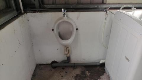 高居工坊-水電空調 - 小便斗安置