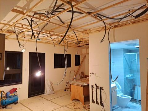 長岳水電工程行 - 插座移位 電燈線路配置