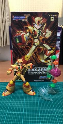 越彩珠寶、模型工作室 -  模型代工:洛克人X-艾克斯(黃金裝甲)。完成圖 越彩珠寶、模型工作室 -  模型代工:洛克人X-艾克斯(黃金裝甲)。完成圖