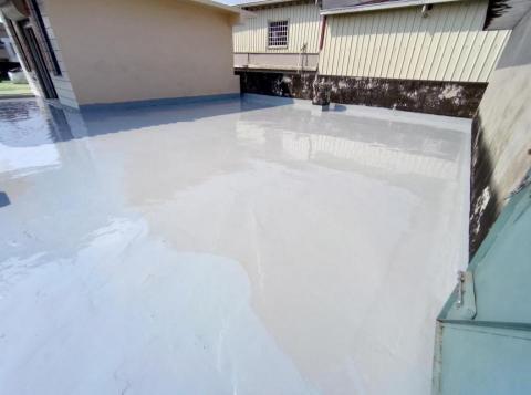 御梓裝潢工程行 - 活動中心頂樓防水施作