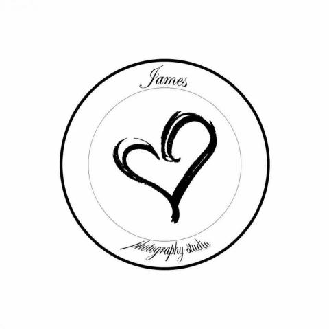 Kimin's 平面映像 - Logo設計
設計理念：用心拍下新人愛的一幕