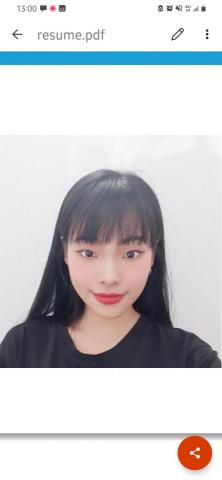 提供指甲光療機服務的專家林姿瑜