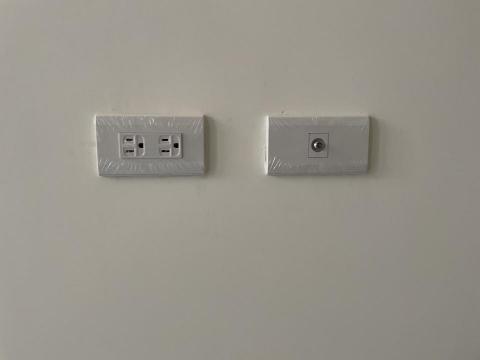 華翔駿通訊科技 - 電視面板