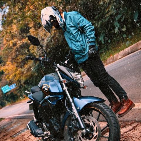 提供形象廣告服務的專家呂宗諺