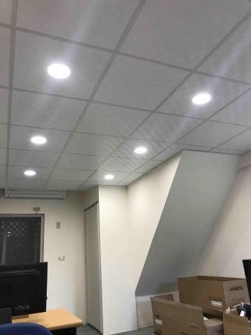 富穗室內裝修工程 - 樓梯L型隔間、明架天花板、阻擋冷氣PVC拉門、10顆崁燈配置 富穗室內裝修工程 - 樓梯L型隔間、明架天花板、阻擋冷氣PVC拉門、10顆崁燈配置