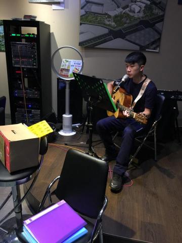 王凱霆 - 台南餐廳駐唱