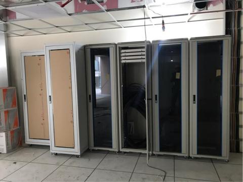 蕎安科技工程行 - 機房整線後