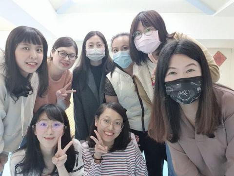 來聽毛孩說~動物溝通/寵物溝通 - 課程結束後的大合照，大家都是很棒的唷!!