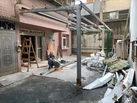 翔翊金屬工程 - 雨遮補強（前）