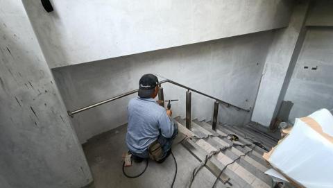 翔翊金屬工程 - 不鏽鋼扶手