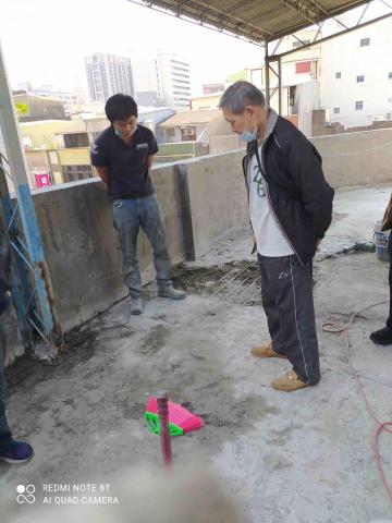 邱詩耕 - 民宅屋頂從新防水