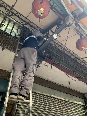 陳金祥 - 依照客戶所指定位置協助安裝及測試